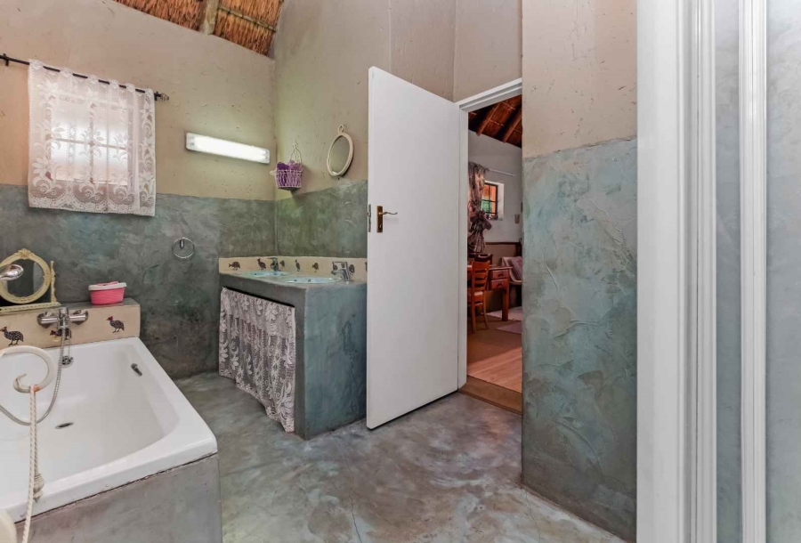 7 Bedroom Property for Sale in Beaulieu Gauteng