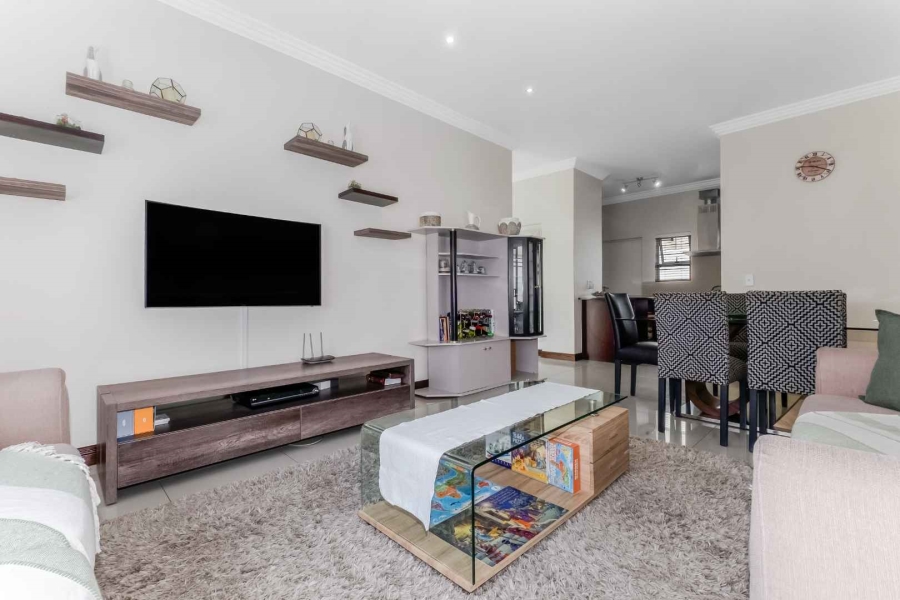 3 Bedroom Property for Sale in Broadacres Gauteng