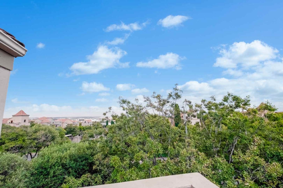 1 Bedroom Property for Sale in Lonehill Gauteng