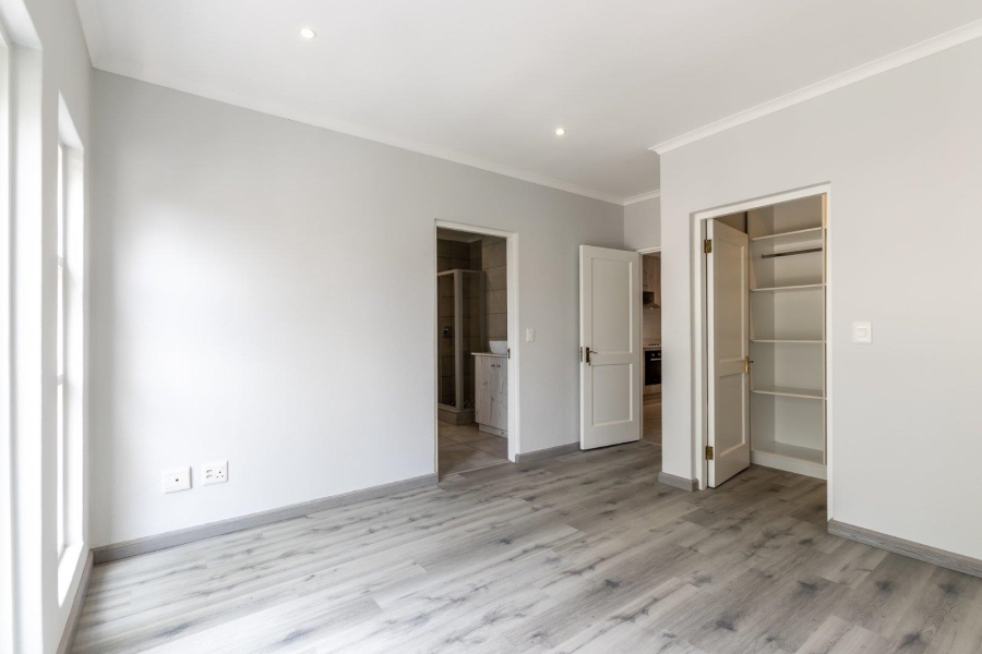 1 Bedroom Property for Sale in Dainfern Gauteng