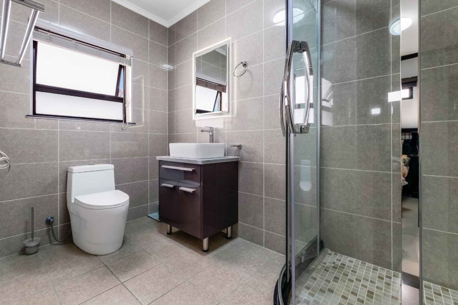 2 Bedroom Property for Sale in Broadacres Gauteng