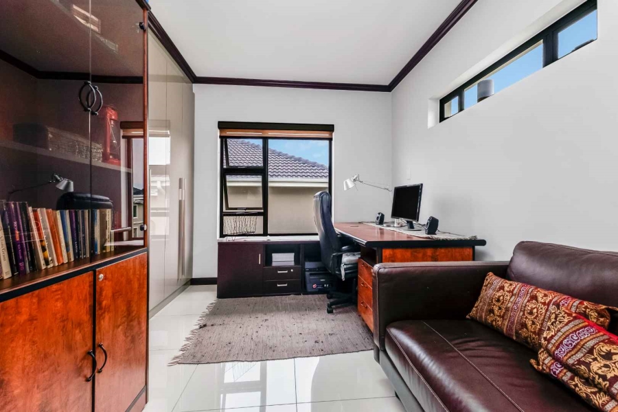 2 Bedroom Property for Sale in Broadacres Gauteng