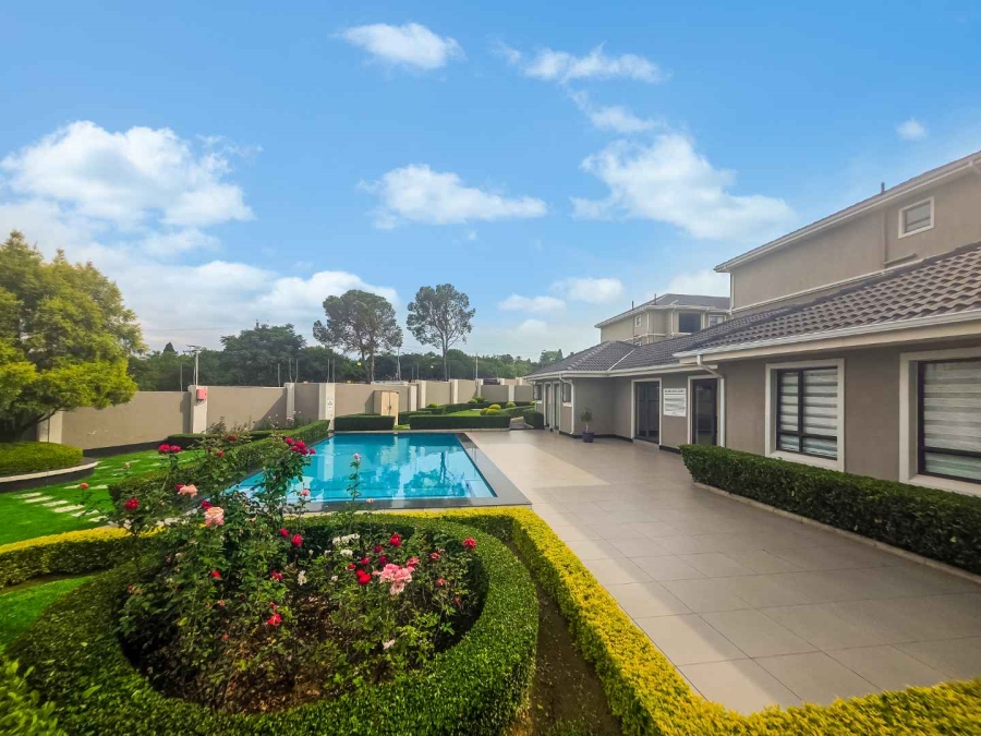 2 Bedroom Property for Sale in Broadacres Gauteng