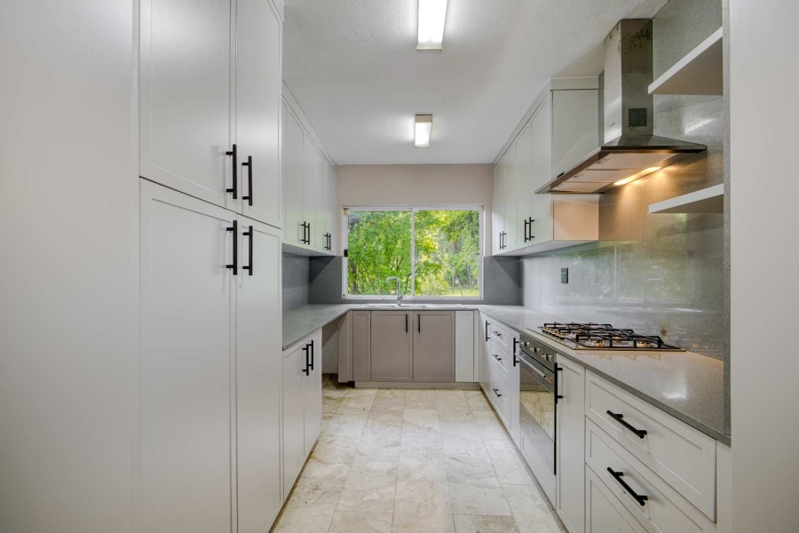 5 Bedroom Property for Sale in Fourways Gardens Gauteng