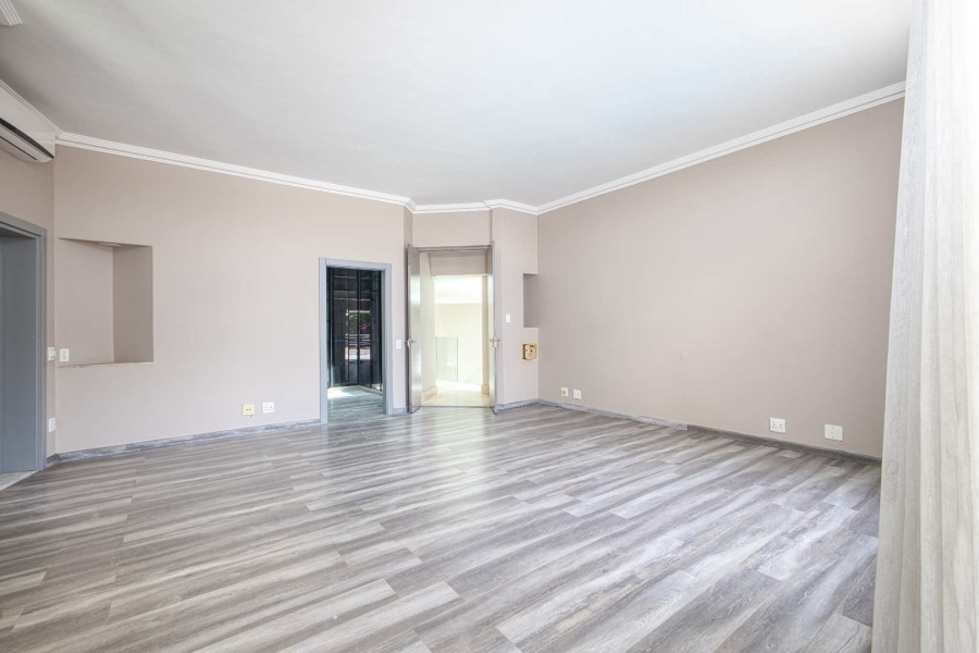 5 Bedroom Property for Sale in Fourways Gardens Gauteng