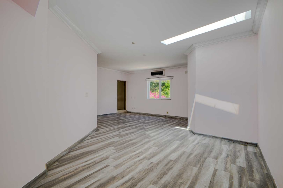 5 Bedroom Property for Sale in Fourways Gardens Gauteng