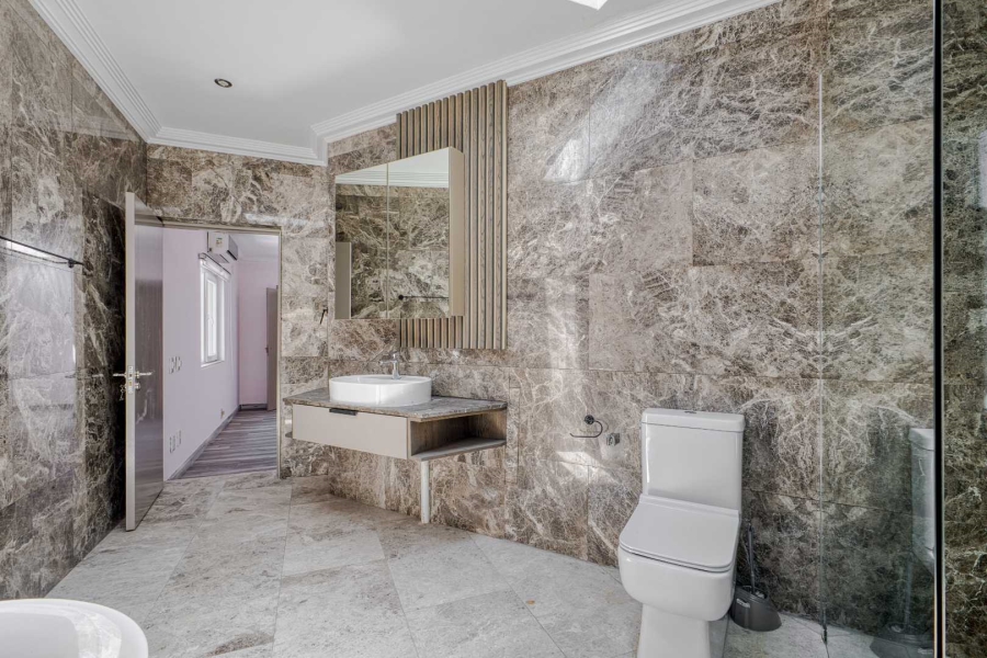 5 Bedroom Property for Sale in Fourways Gardens Gauteng