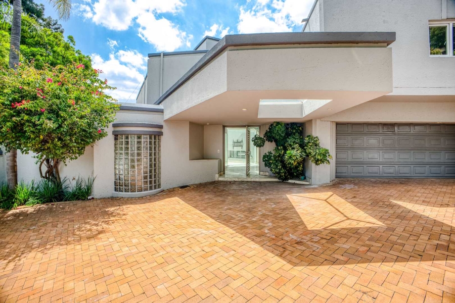 5 Bedroom Property for Sale in Fourways Gardens Gauteng