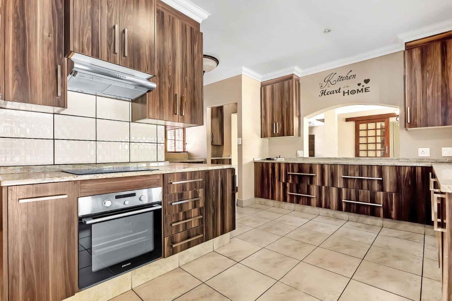 To Let 4 Bedroom Property for Rent in Fourways Gardens Gauteng