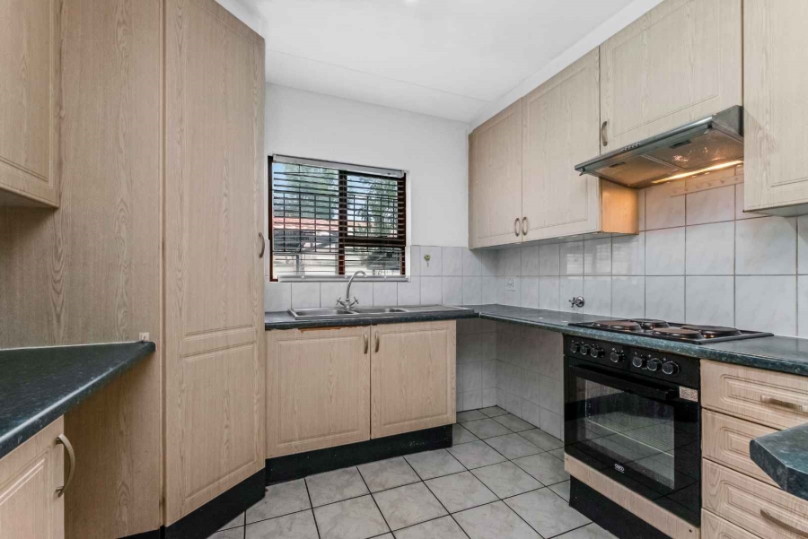 2 Bedroom Property for Sale in Lonehill Gauteng