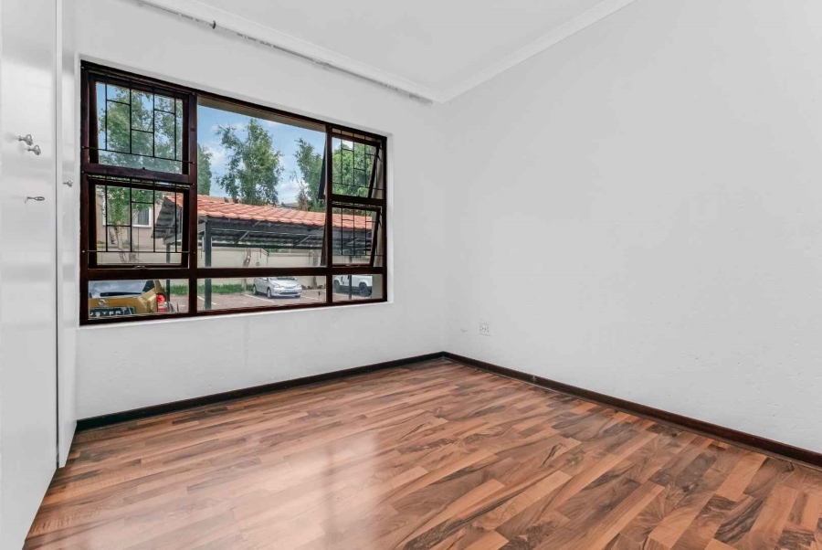 2 Bedroom Property for Sale in Lonehill Gauteng