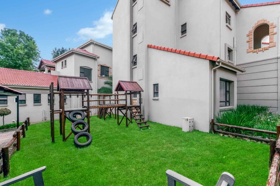 2 Bedroom Property for Sale in Lonehill Gauteng