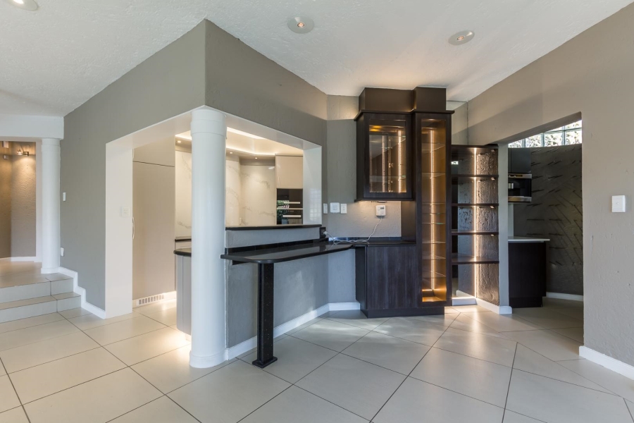 To Let 5 Bedroom Property for Rent in Dainfern Golf Estate Gauteng