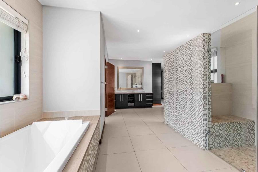 To Let 4 Bedroom Property for Rent in Fourways Gardens Gauteng