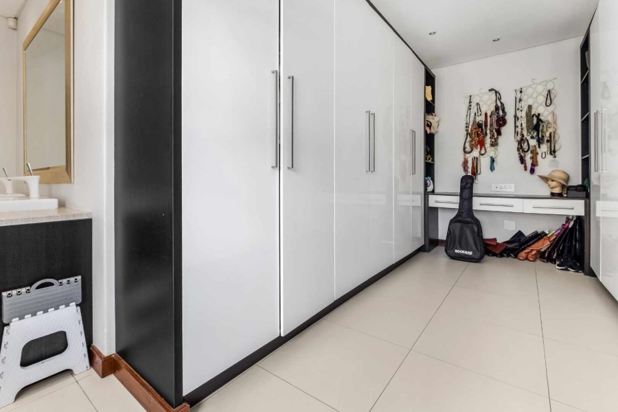 To Let 4 Bedroom Property for Rent in Fourways Gardens Gauteng