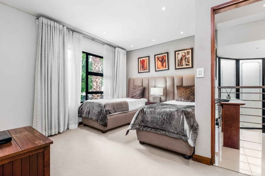 To Let 4 Bedroom Property for Rent in Fourways Gardens Gauteng