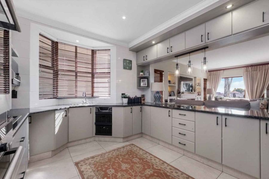 4 Bedroom Property for Sale in Beverley Gauteng