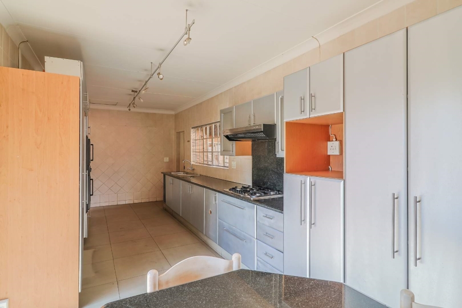 4 Bedroom Property for Sale in Weltevreden Park Gauteng