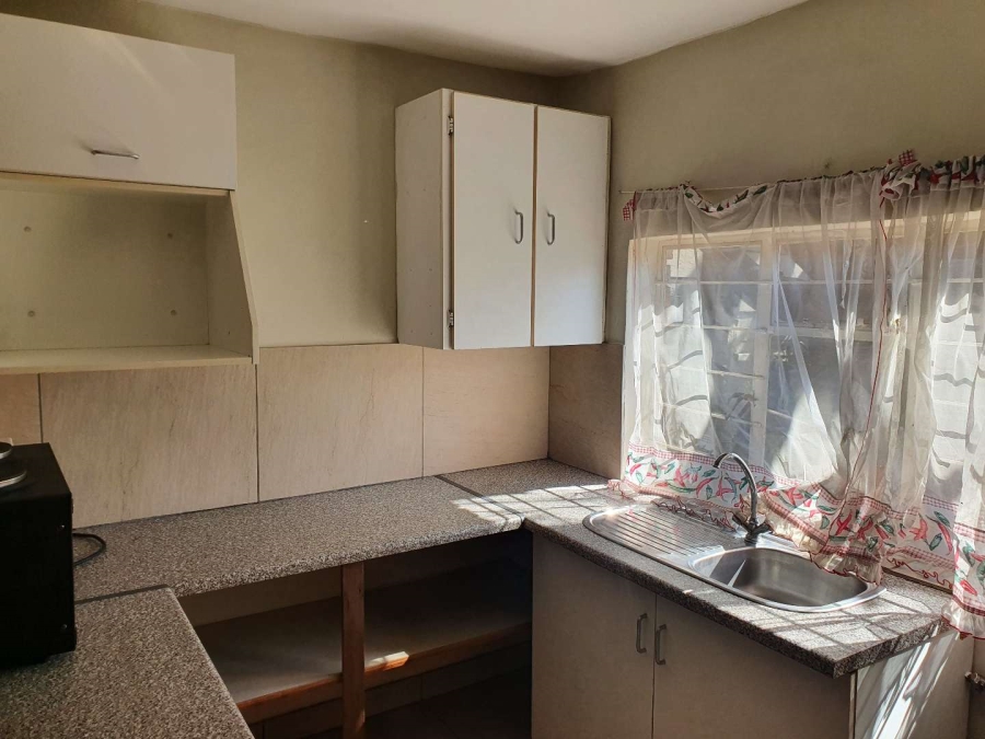 To Let 1 Bedroom Property for Rent in Sinoville Gauteng