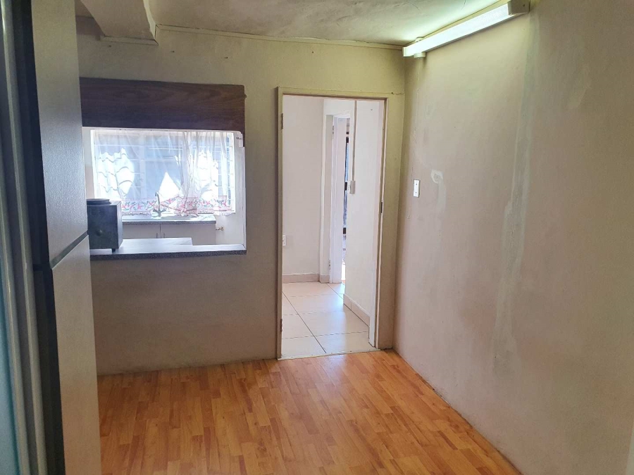 To Let 1 Bedroom Property for Rent in Sinoville Gauteng