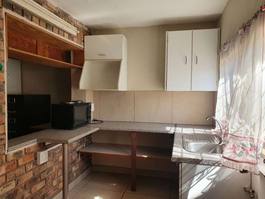 To Let 1 Bedroom Property for Rent in Sinoville Gauteng