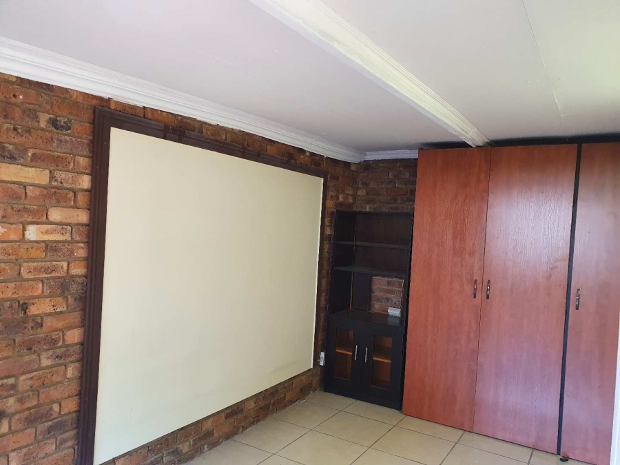 To Let 1 Bedroom Property for Rent in Sinoville Gauteng