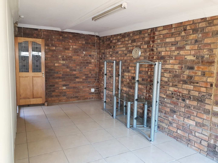 To Let 1 Bedroom Property for Rent in Sinoville Gauteng