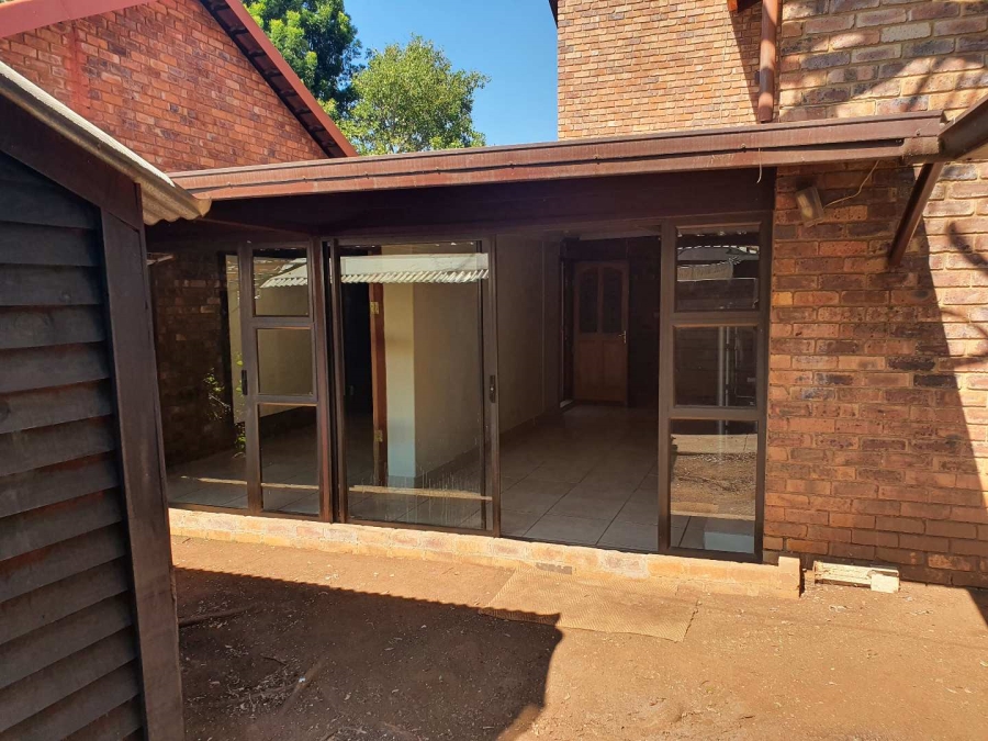 To Let 1 Bedroom Property for Rent in Sinoville Gauteng