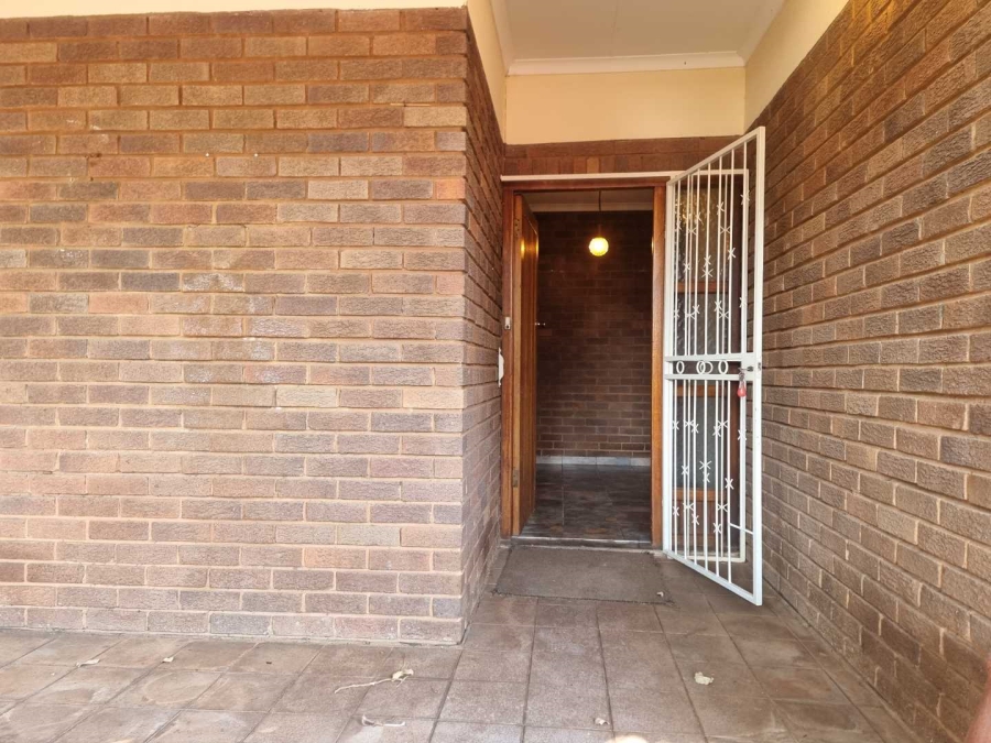 4 Bedroom Property for Sale in Florauna Gauteng