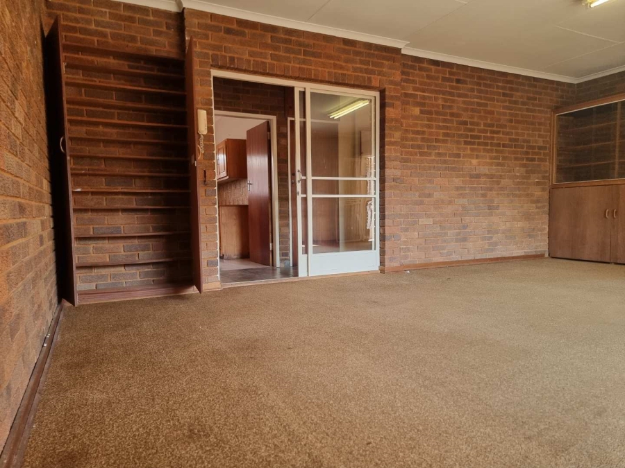4 Bedroom Property for Sale in Florauna Gauteng