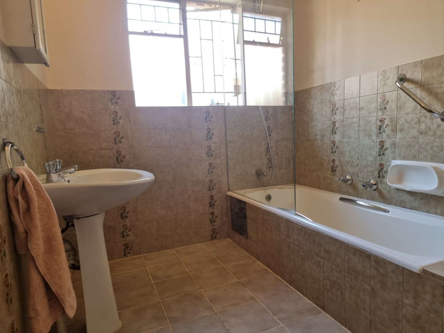 4 Bedroom Property for Sale in Florauna Gauteng