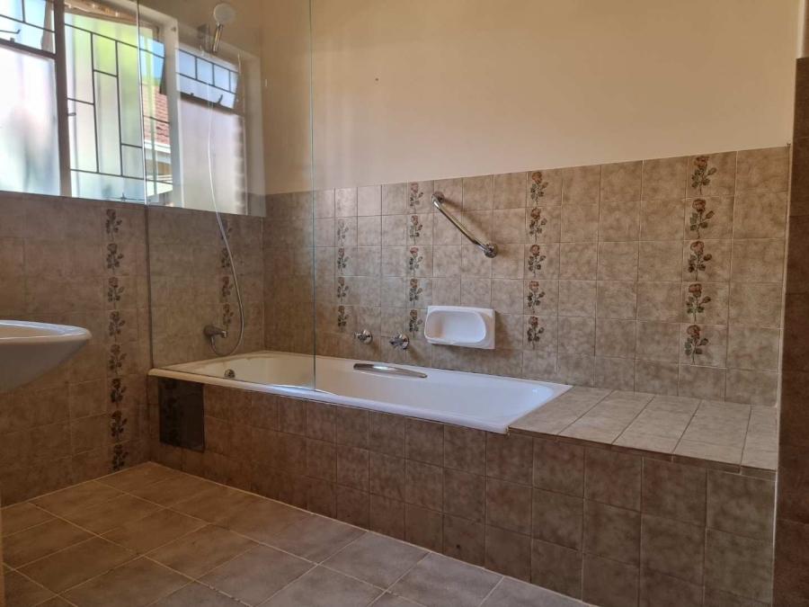 4 Bedroom Property for Sale in Florauna Gauteng