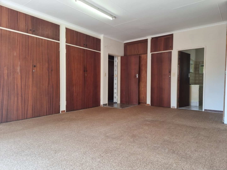 4 Bedroom Property for Sale in Florauna Gauteng