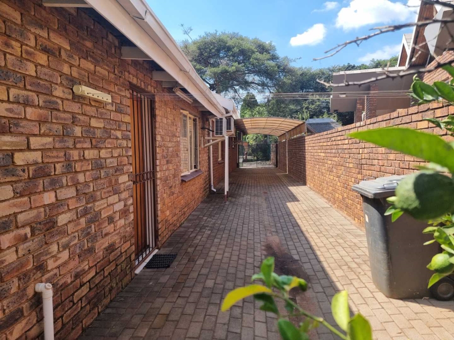 4 Bedroom Property for Sale in Florauna Gauteng
