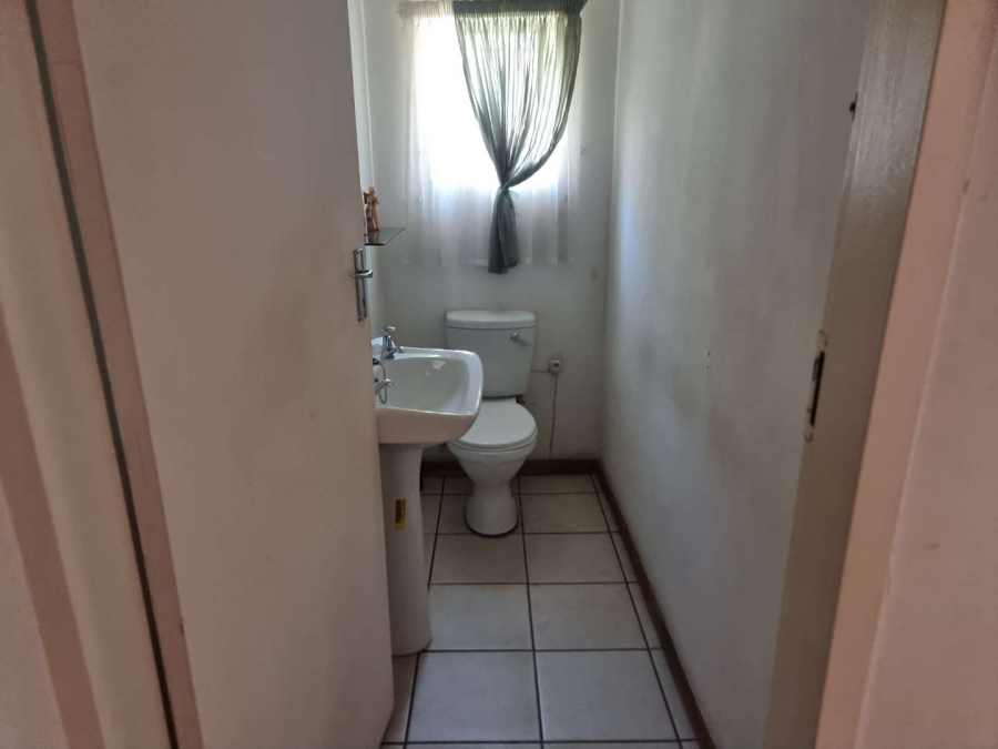 4 Bedroom Property for Sale in Florauna Gauteng
