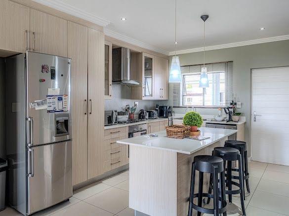 To Let 2 Bedroom Property for Rent in Bryanston Gauteng