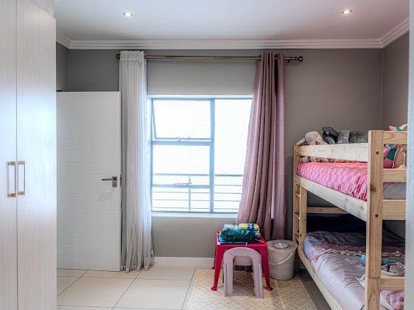 To Let 2 Bedroom Property for Rent in Bryanston Gauteng