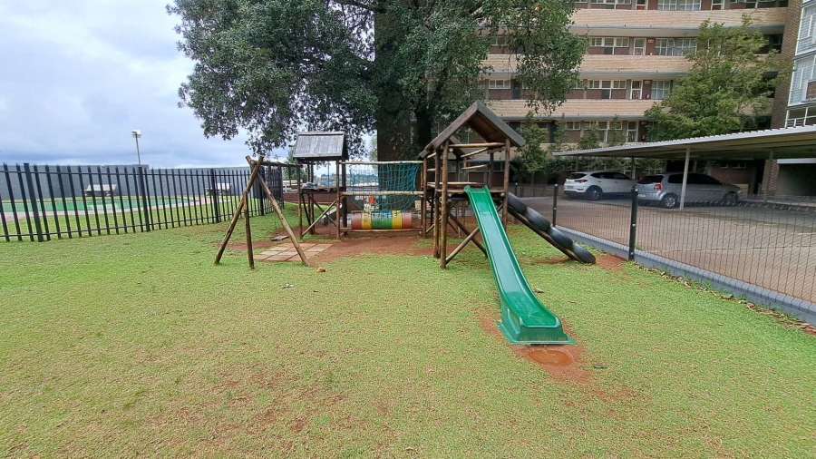 To Let 2 Bedroom Property for Rent in Honeyhills Gauteng