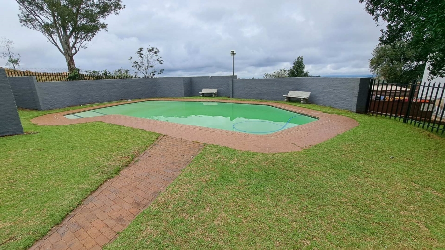 To Let 2 Bedroom Property for Rent in Honeyhills Gauteng