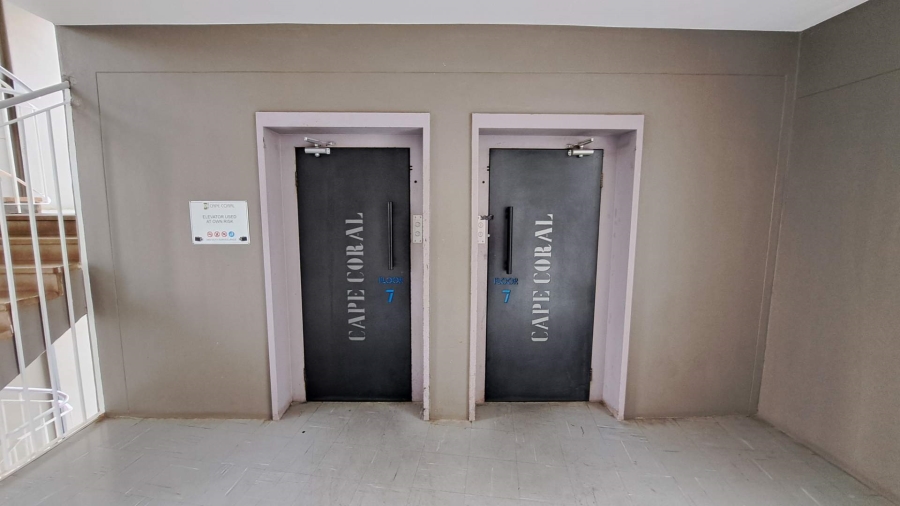 2 Bedroom Property for Sale in Constantia Kloof Gauteng