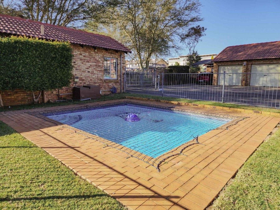 2 Bedroom Property for Sale in Theresa Park Gauteng