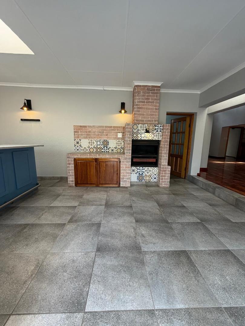 4 Bedroom Property for Sale in Glen Marais Gauteng