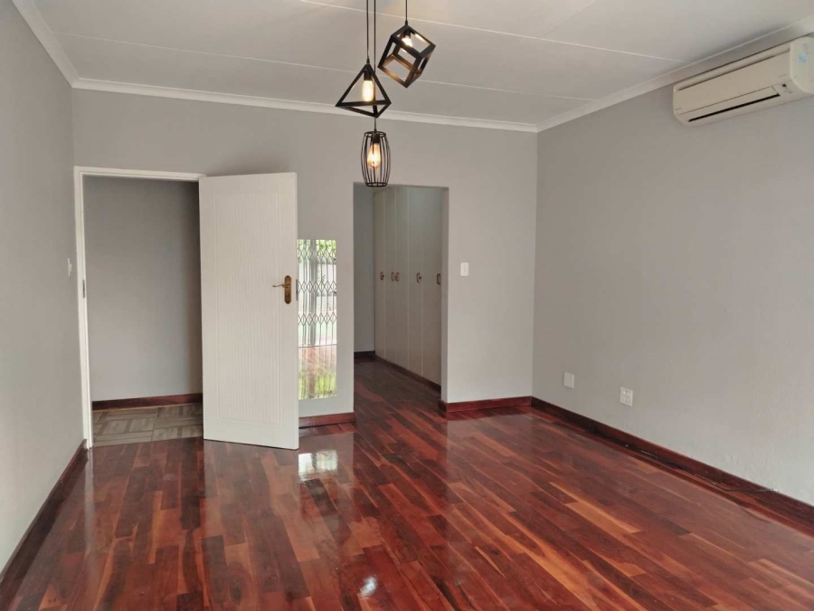 4 Bedroom Property for Sale in Glen Marais Gauteng