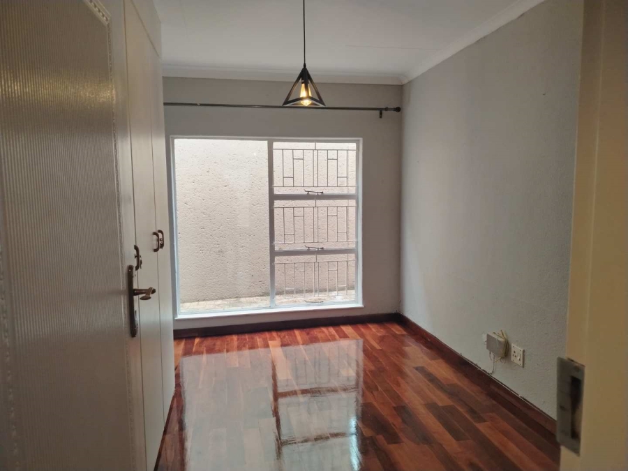 4 Bedroom Property for Sale in Glen Marais Gauteng