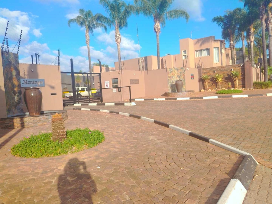 4 Bedroom Property for Sale in Glen Marais Gauteng