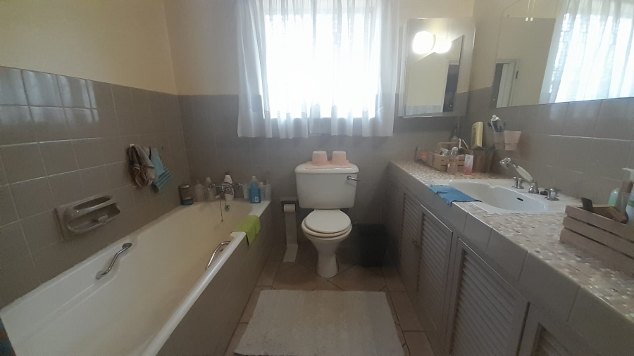 3 Bedroom Property for Sale in Aston Manor Gauteng