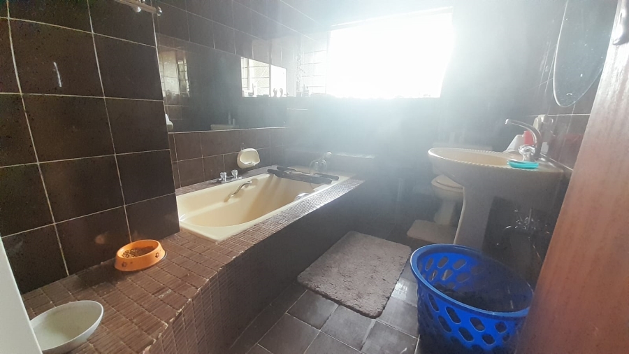 3 Bedroom Property for Sale in Aston Manor Gauteng