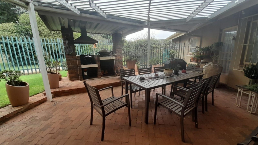 3 Bedroom Property for Sale in Aston Manor Gauteng