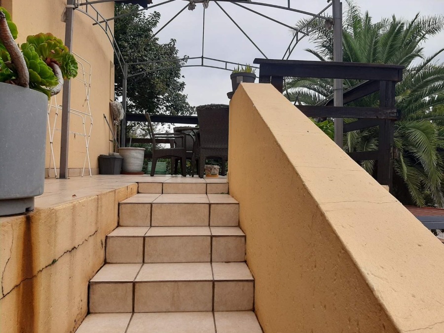 3 Bedroom Property for Sale in Oakdene Gauteng