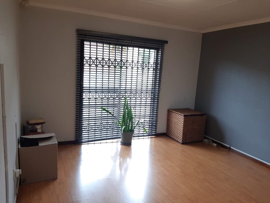 3 Bedroom Property for Sale in Oakdene Gauteng